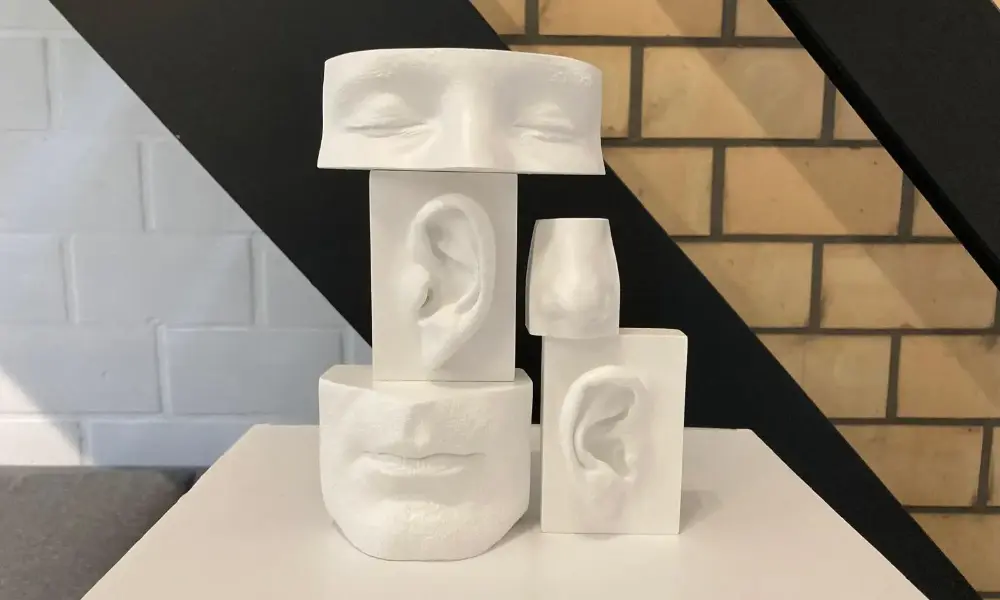 Manifest artwork